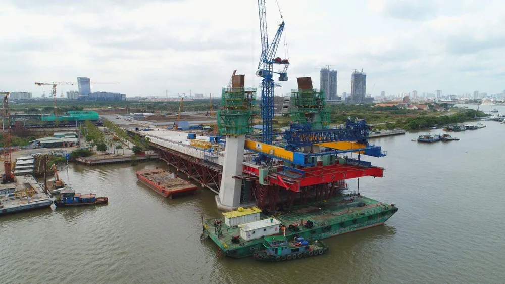 Cầu Thủ Thiêm 2 ngừng thi công  kéo dài sẽ ảnh hưởng nghiêm trọng. Ảnh: QUỐC HÙNG