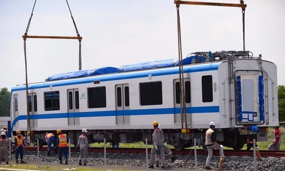 Đoàn tàu thứ 3 tuyến Metro số 1 Bến Thành-Suối Tiên đã lên ray ảnh 1
