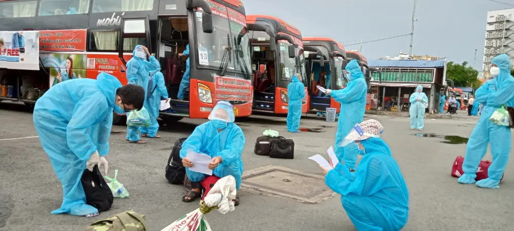 Phú Yên, Thanh Hóa tiếp tục đưa người dân về quê tránh dịch ảnh 2