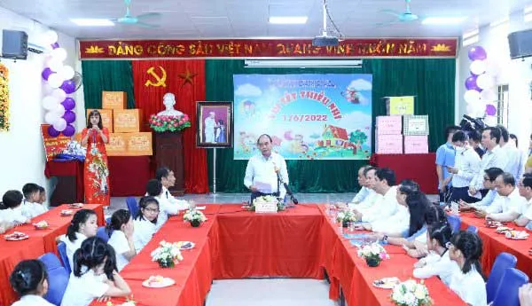 Chủ tịch nước Nguyễn Xuân Phúc: Chăm sóc trẻ em khuyết tật hòa nhập cộng đồng ảnh 5