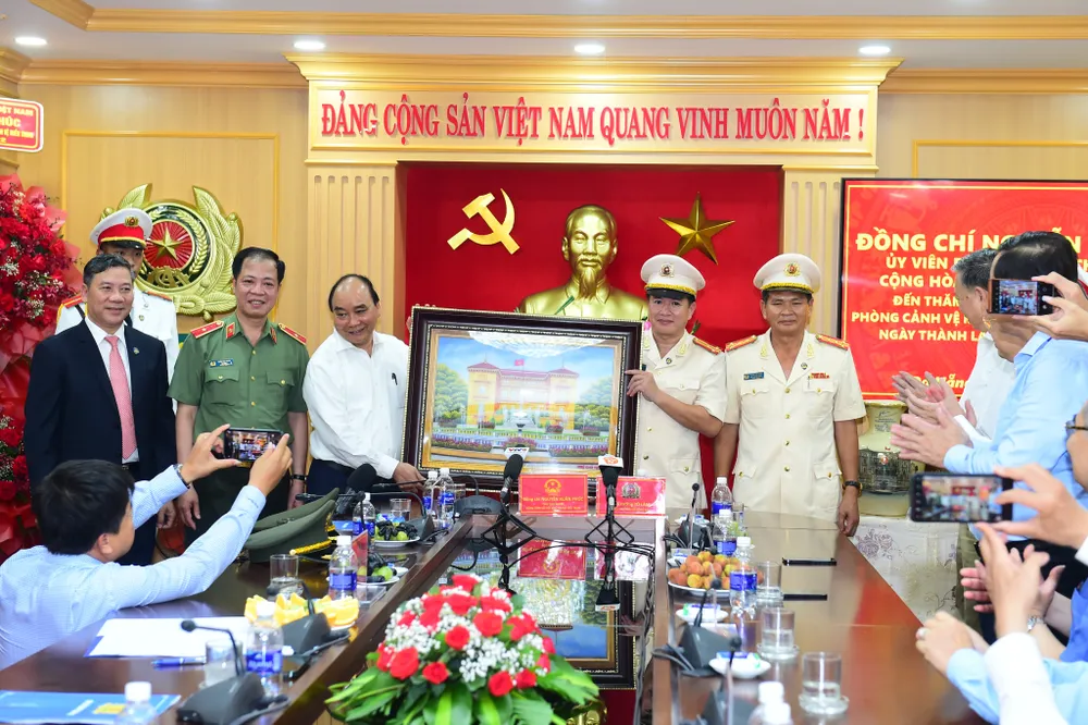 Phòng Cảnh vệ miền Trung được Thủ tướng Chính phủ tặng bằng khen  ảnh 5