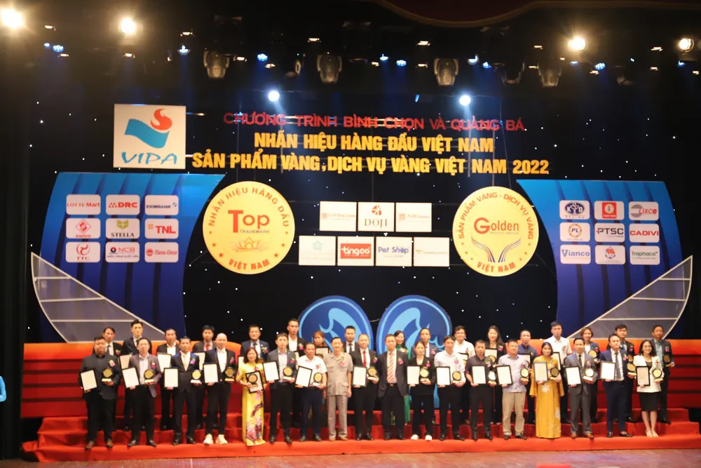 Phương Trang đạt danh hiệu “Top 10 Nhãn hiệu hàng đầu và Dịch vụ vàng Việt Nam năm 2022“ ảnh 2