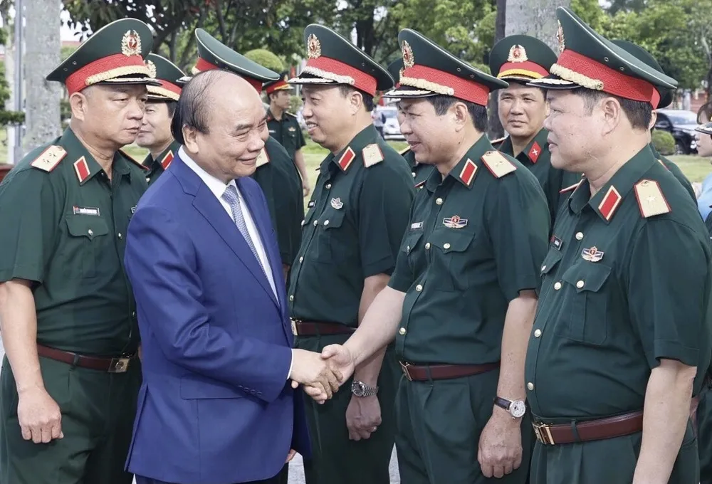 Giữ vững và tăng cường sự lãnh đạo trực tiếp, tuyệt đối về mọi mặt của Đảng đối với sự nghiệp bảo vệ Tổ quốc ảnh 2