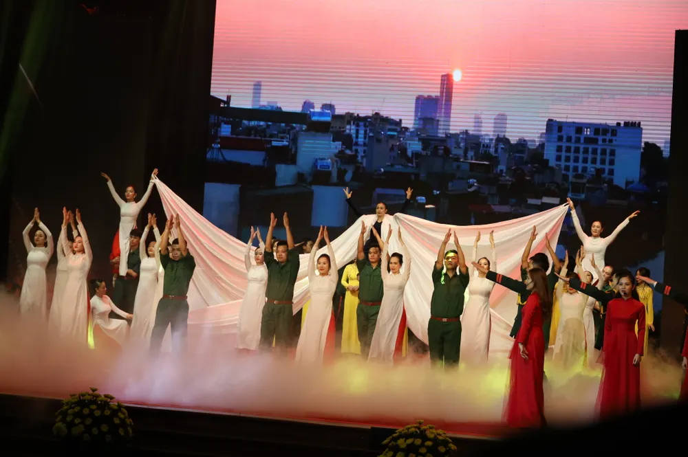 Chủ tịch nước: Đảng và Nhà nước luôn quan tâm chăm sóc gia đình chính sách, đặc biệt là thương binh ảnh 10