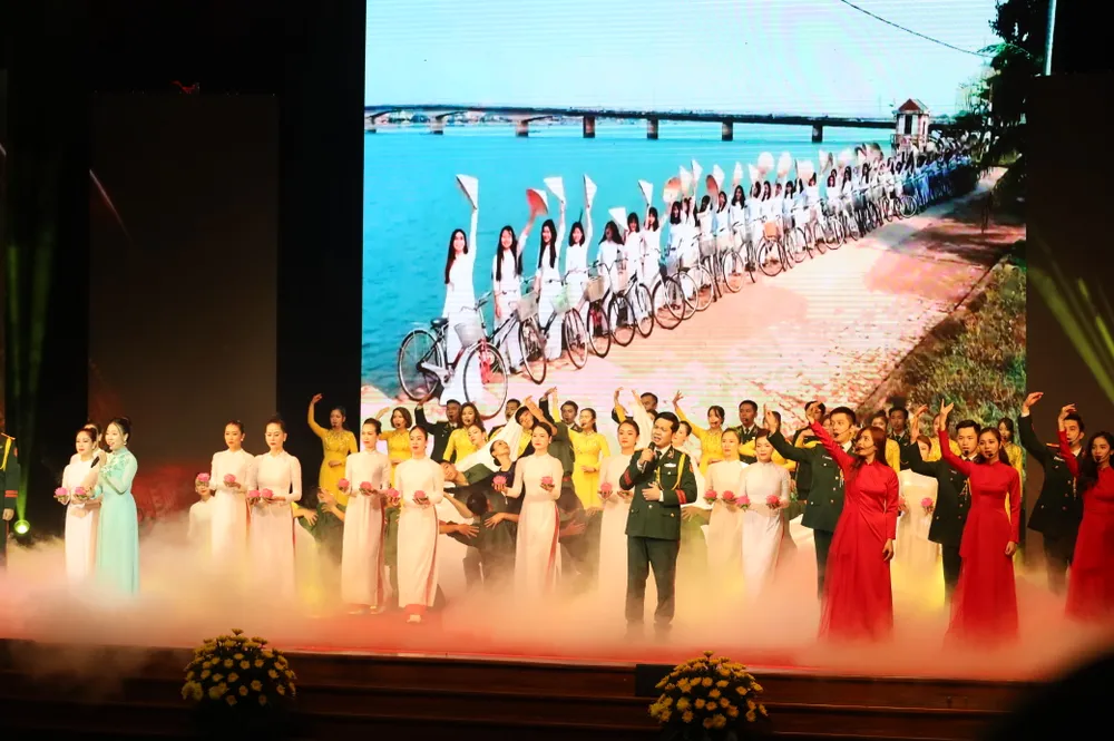 Chủ tịch nước: Đảng và Nhà nước luôn quan tâm chăm sóc gia đình chính sách, đặc biệt là thương binh ảnh 9