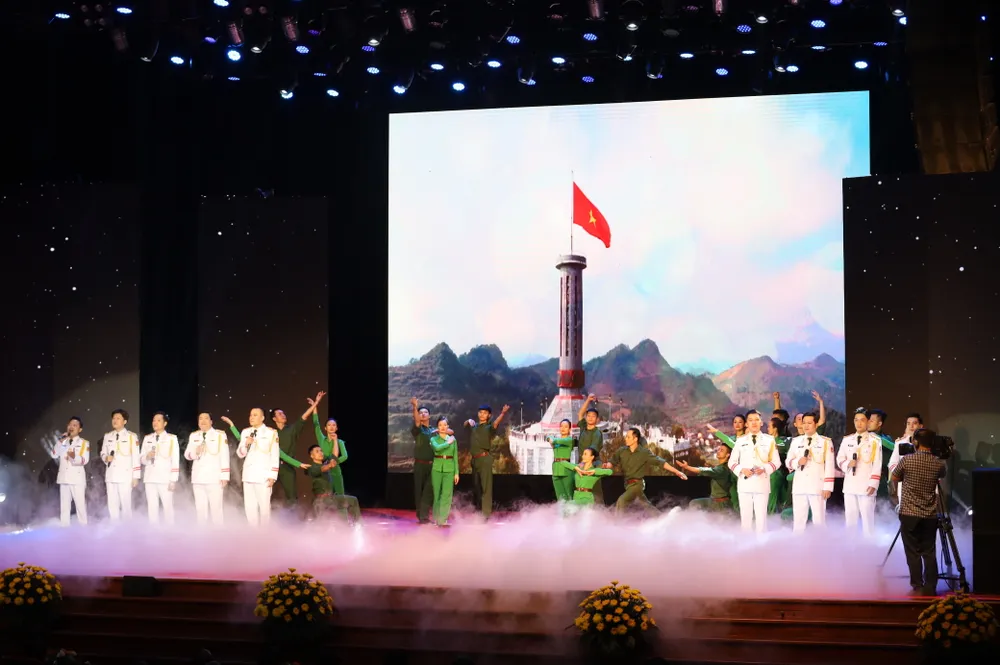 Chủ tịch nước: Đảng và Nhà nước luôn quan tâm chăm sóc gia đình chính sách, đặc biệt là thương binh ảnh 5