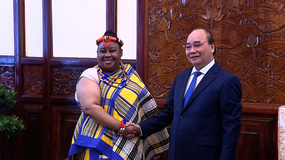 Chủ tịch nước Nguyễn Xuân Phúc tiếp Đại sứ các nước đến trình Quốc thư ảnh 3