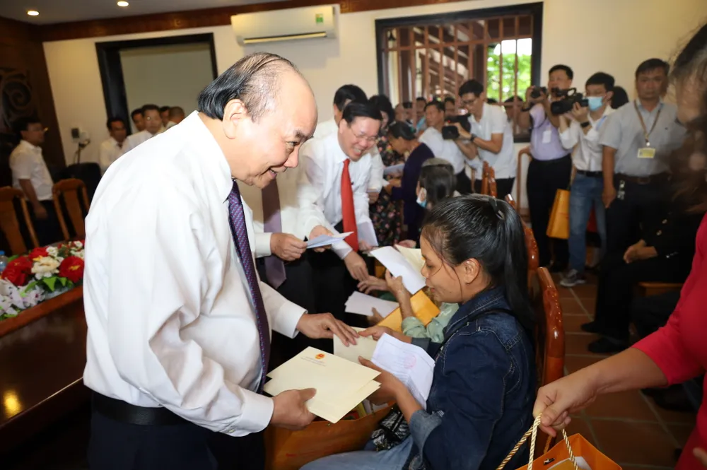 Lãnh đạo Đảng, Nhà nước dâng hương tại Khu lưu niệm Chủ tịch Hội đồng Nhà nước Võ Chí Công ảnh 4
