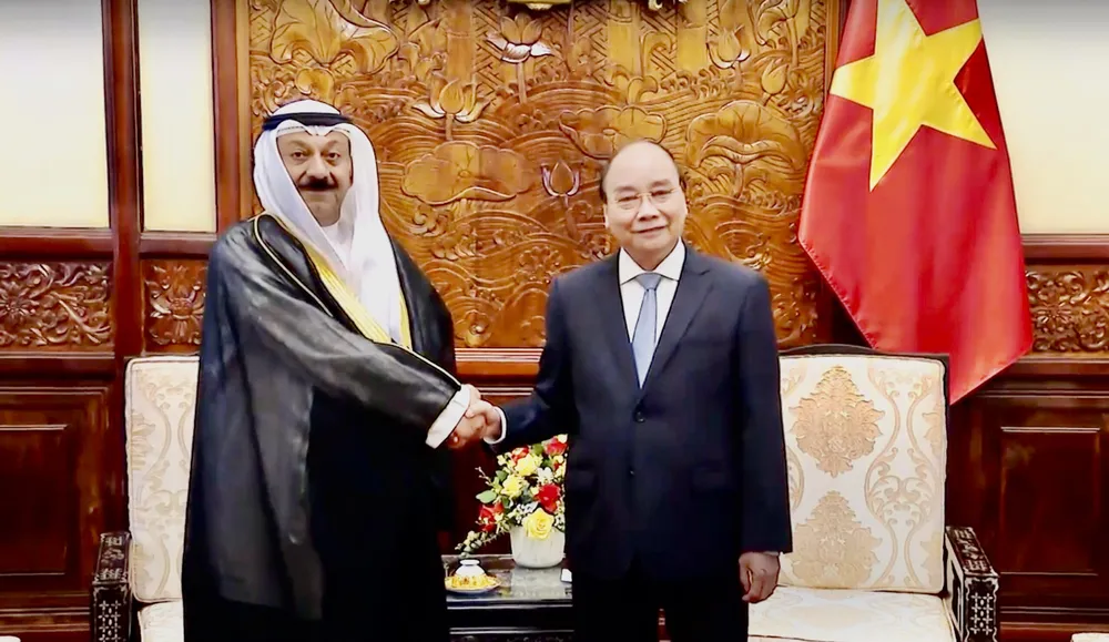 Chủ tịch nước Nguyễn Xuân Phúc tiếp Đại sứ các nước đến trình Quốc thư ảnh 1