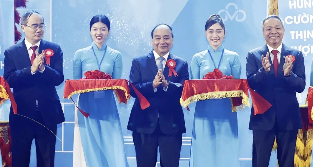 Chủ tịch nước Nguyễn Xuân Phúc: Khuyến khích đầu tư cho chuyển đổi số ảnh 1