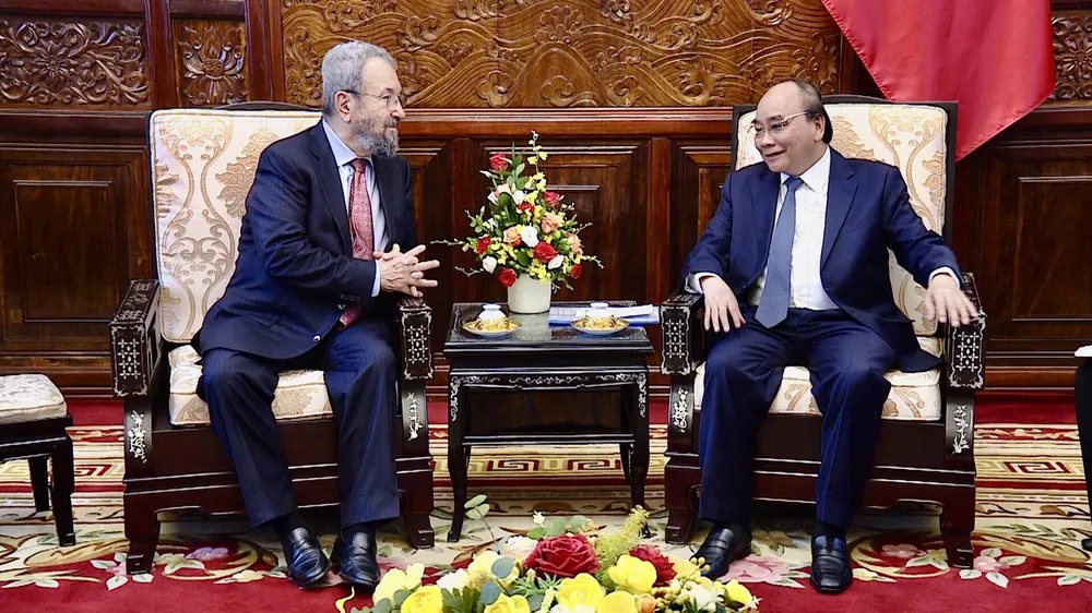 Chủ tịch nước Nguyễn Xuân Phúc tiếp cựu Thủ tướng Israel Ehud Barak  ảnh 2