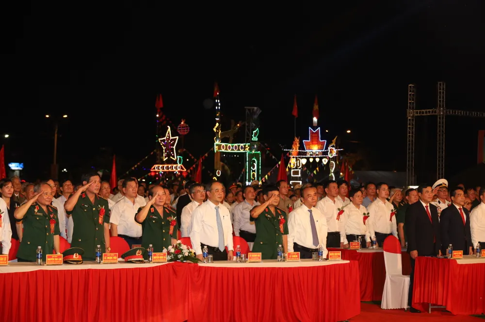 Chủ tịch nước Nguyễn Xuân Phúc dự lễ kỷ niệm 50 năm chiến thắng Cấm Dơi ảnh 6