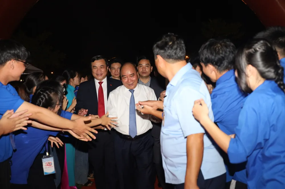 Chủ tịch nước Nguyễn Xuân Phúc dự lễ kỷ niệm 50 năm chiến thắng Cấm Dơi ảnh 4