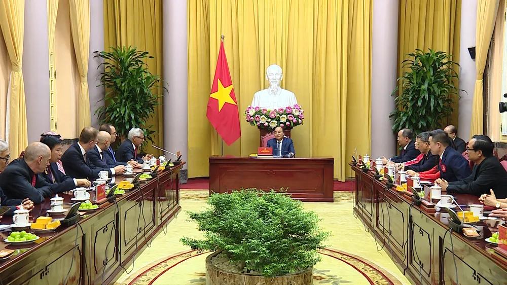 Chủ tịch nước Nguyễn Xuân Phúc tiếp các đoàn khách quốc tế tham dự Đại hội XI - Hội Chữ thập đỏ Việt Nam ảnh 1