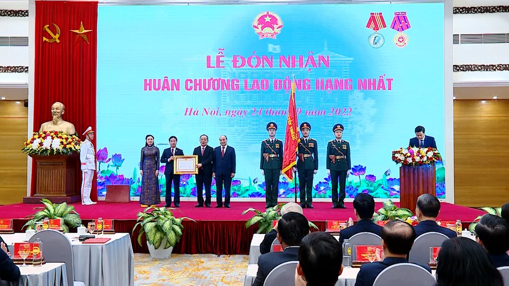 Tổng Bí thư Nguyễn Phú Trọng dự kỷ niệm 30 năm tái lập Văn phòng Chủ tịch nước  ​ ảnh 2