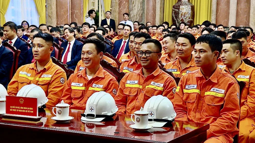 Ngành điện lực đẩy mạnh ứng dụng công nghệ vào vận hành lưới điện quốc gia ảnh 2