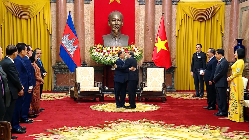 Chủ tịch nước Nguyễn Xuân Phúc tiếp Chủ tịch Thượng viện Vương quốc Campuchia ảnh 2