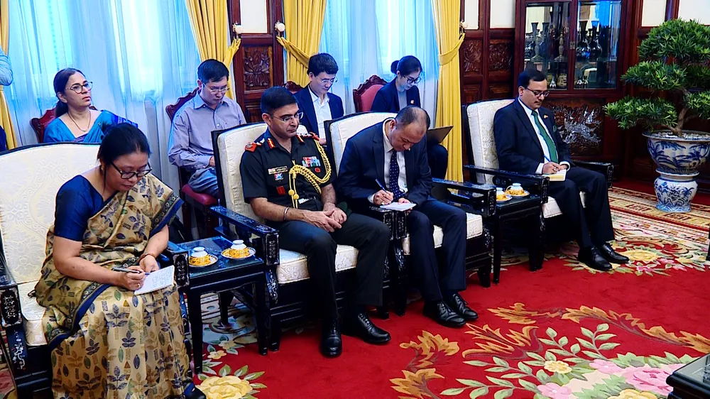 Chủ tịch nước Nguyễn Xuân Phúc tiếp Đại sứ Qatar Mohamed Ismail Al-Emadi chào từ biệt ảnh 2