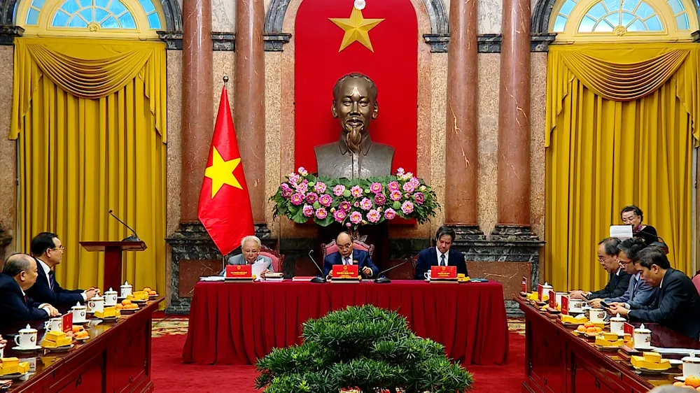 Chủ tịch nước gặp gỡ Hội Cựu giáo chức Việt Nam nhân ngày 20-11 ảnh 2