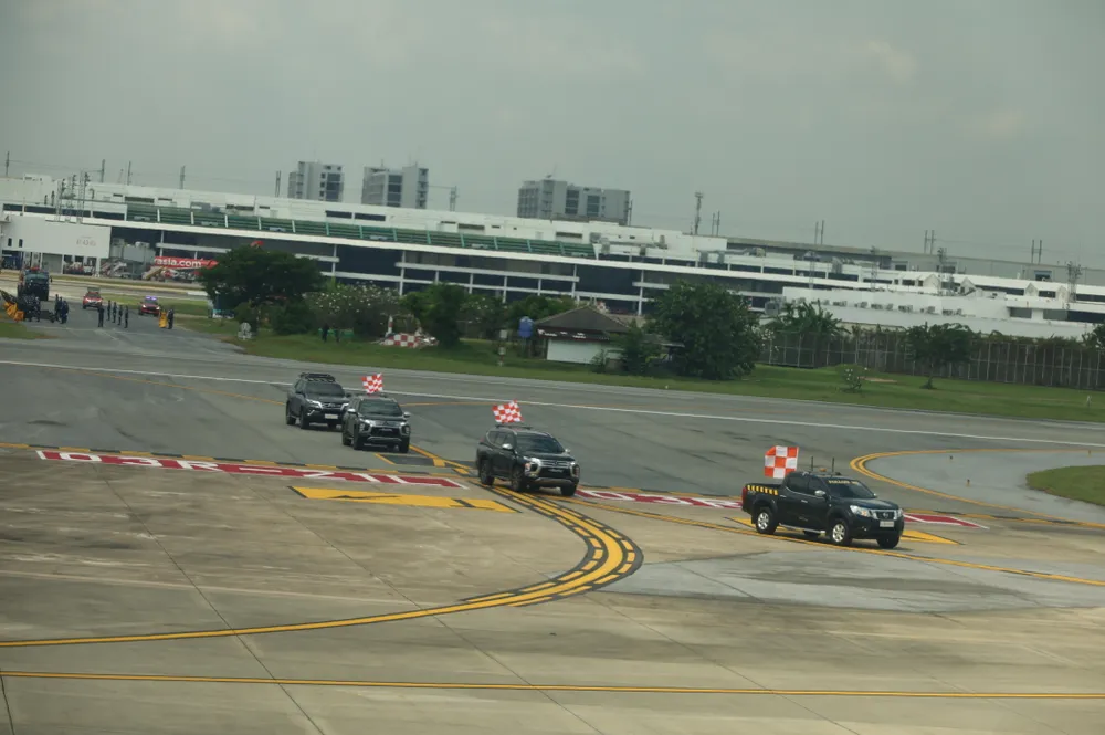 Chủ tịch nước Nguyễn Xuân Phúc đến Thái Lan, bắt đầu chuyến thăm chính thức ảnh 6