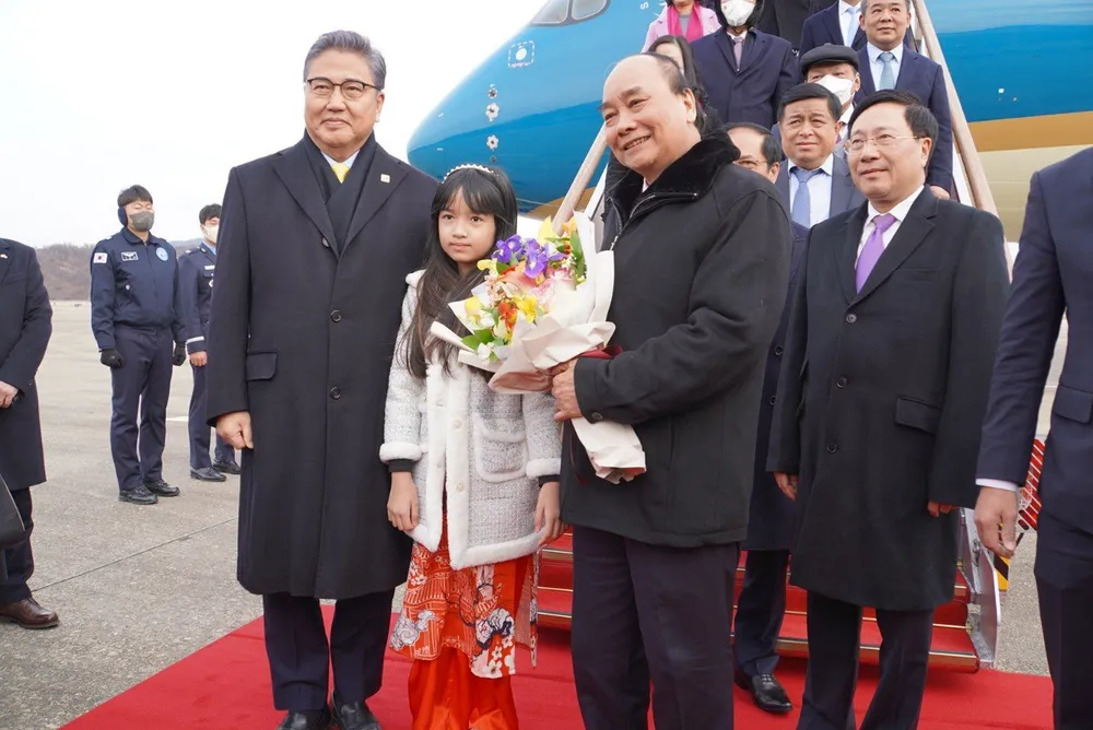 Chủ tịch nước Nguyễn Xuân Phúc đến Seoul, bắt đầu chuyến thăm Hàn Quốc ảnh 3