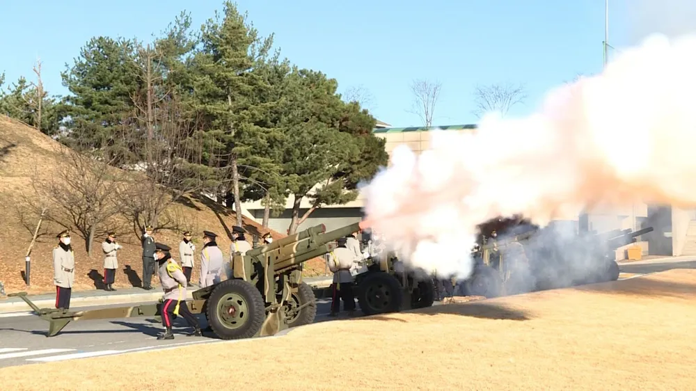 Tổng thống Hàn Quốc đón Chủ tịch nước Nguyễn Xuân Phúc theo nghi thức cao nhất ảnh 5