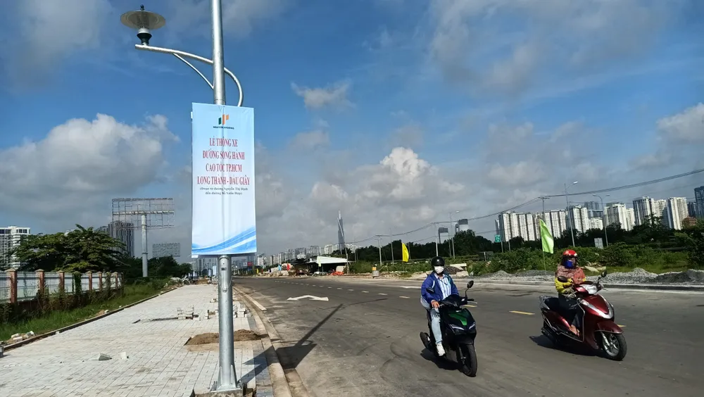 Đoạn đường được vào sử dụng nhằm giảm áp lực giao thông tại khu vực. Ảnh: QUỐC HÙNG