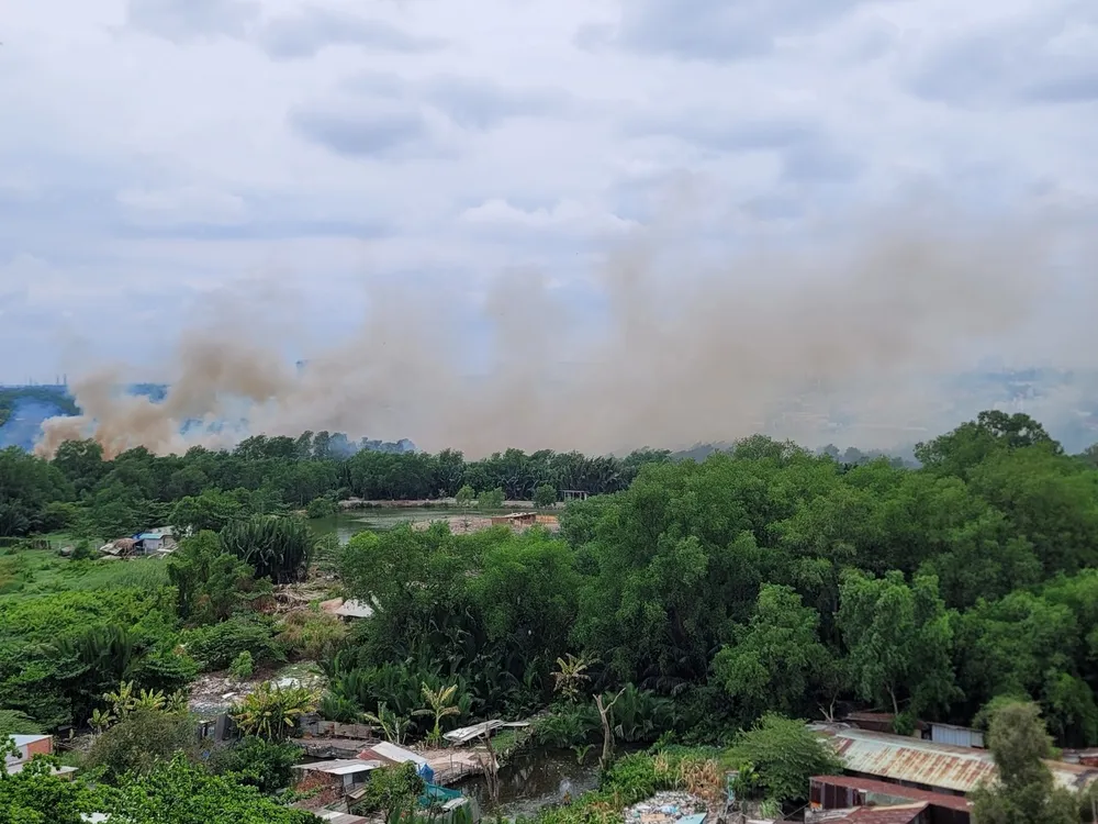 Đốt rác gây ô nhiễm.jpg