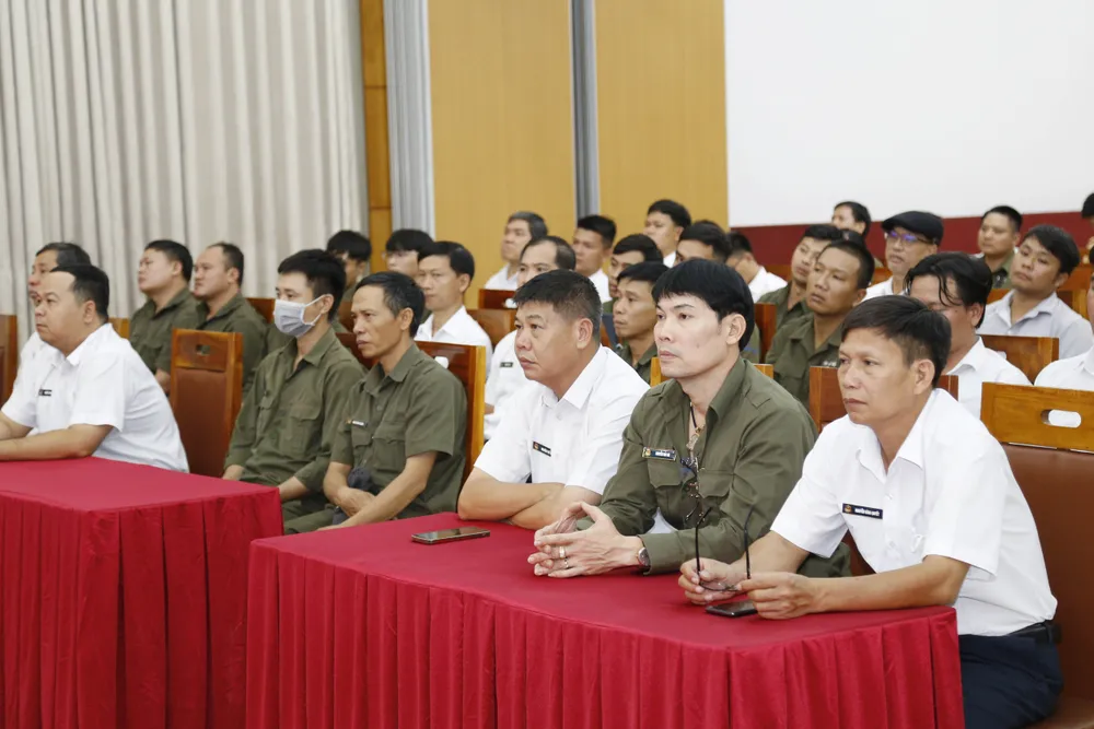 Nâng cao ý thức chấp hành pháp luật giao thông cho doanh nghiệp vận tải và người lao động