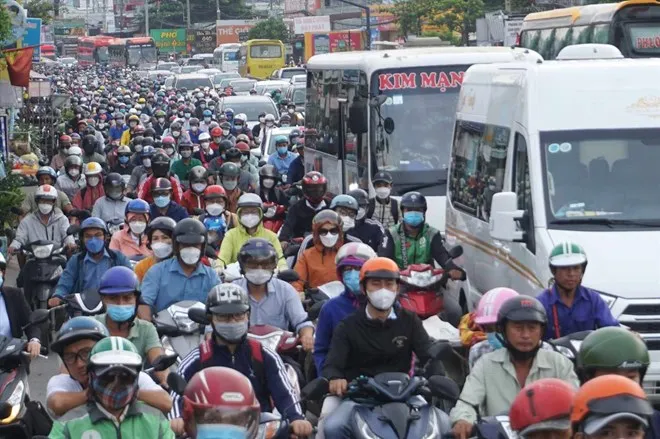 Quốc lộ 13 thường xuyên ùn ứ giao thông