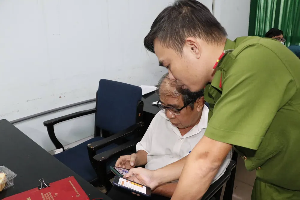 Hướng dẫn người dân sử dụng dịch vụ công trực tuyến ảnh 1