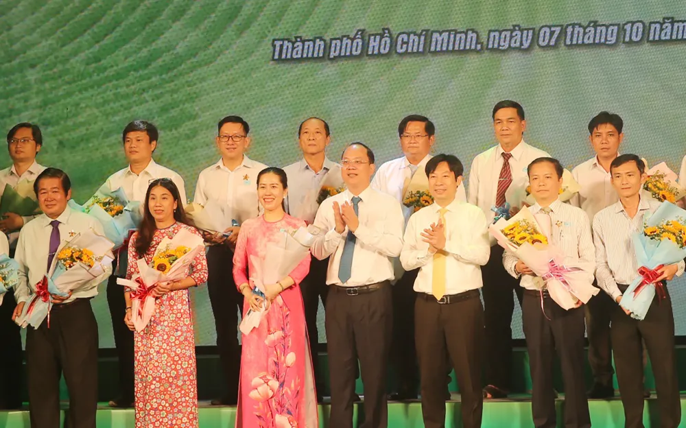 Tạo mọi điều kiện để nông dân phát triển sản xuất, kinh doanh ảnh 2