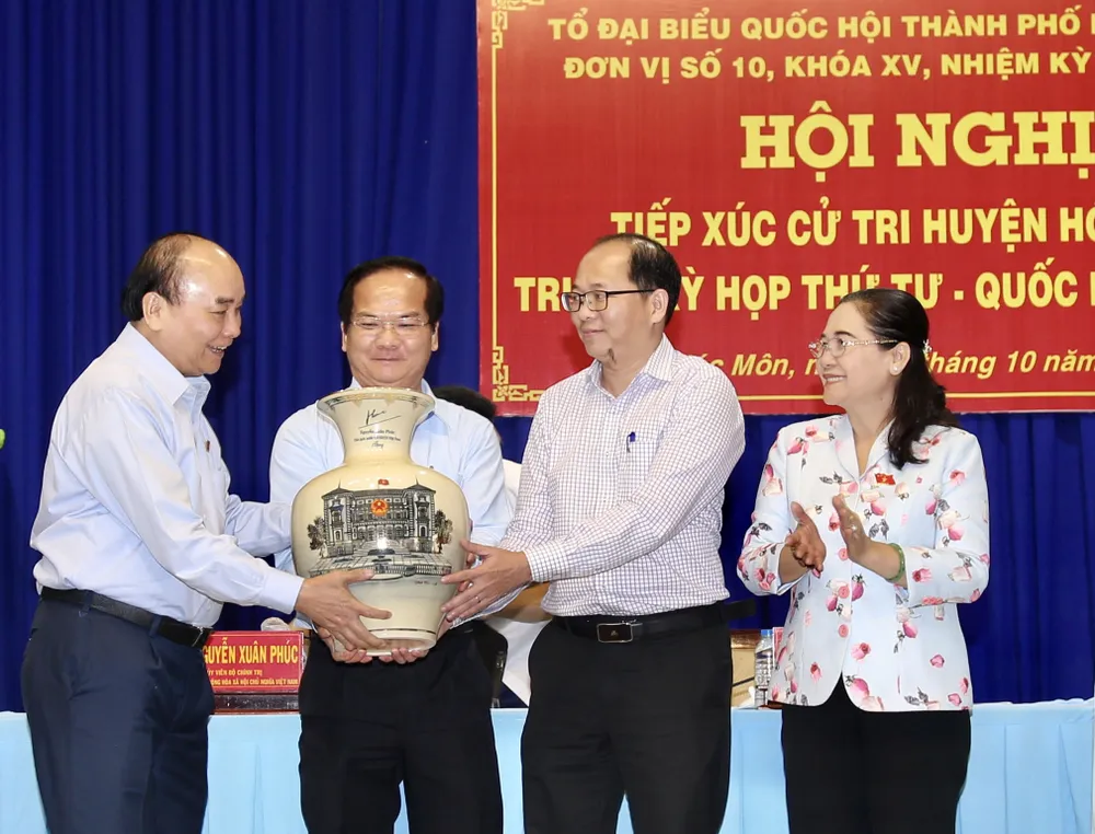 Chủ tịch nước Nguyễn Xuân Phúc: Vấn đề xăng dầu có khuyết điểm trong chỉ đạo, điều hành ảnh 5