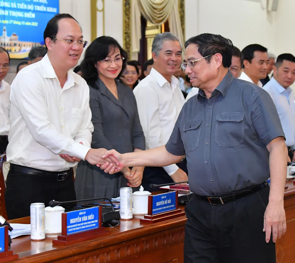 Thủ tướng Phạm Minh Chính làm việc, gỡ khó cho TPHCM về giải ngân vốn đầu tư công ảnh 1