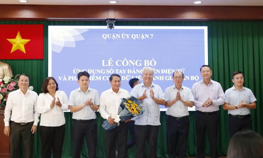 Quận 7 thí điểm 2 ứng dụng chuyển đổi số trong quản lý, đánh giá cán bộ ảnh 3