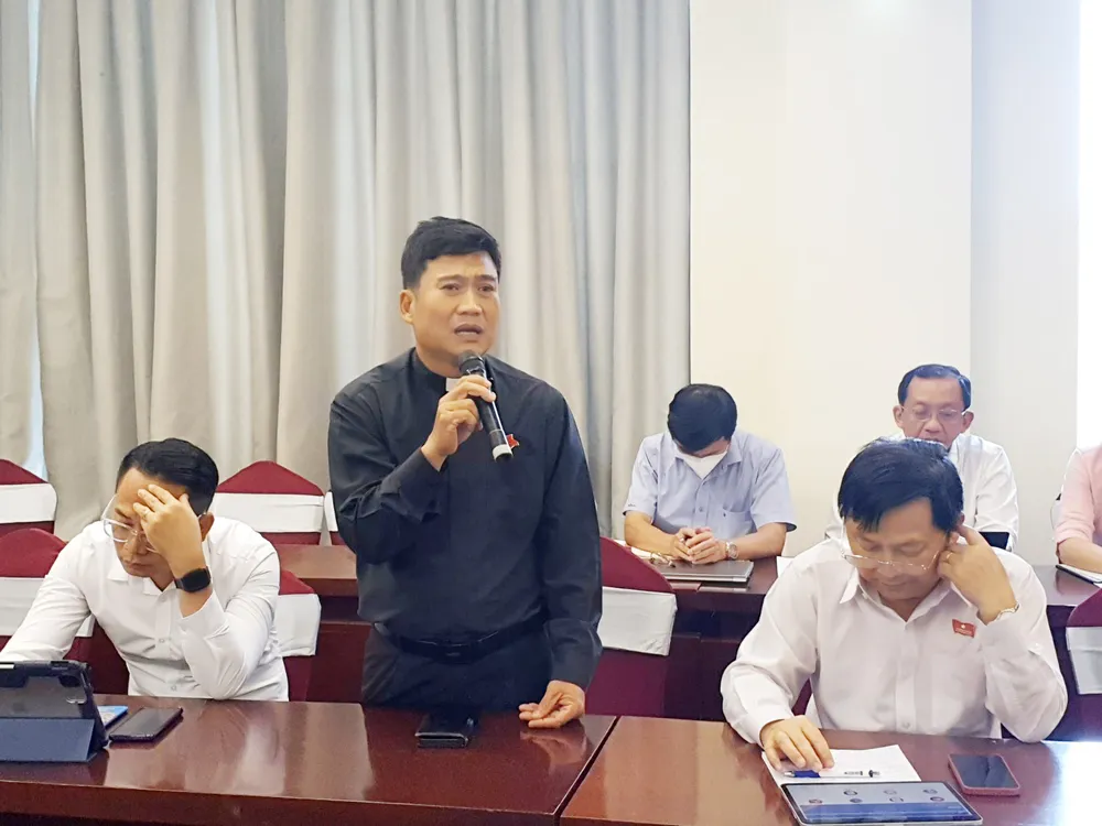 Đại biểu HĐND TPHCM: Người dân trong các dự án treo rất khổ sở! ảnh 1