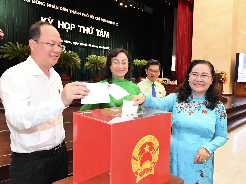 Hai Giám đốc Sở được bầu bổ sung Ủy viên UBND TPHCM ảnh 1