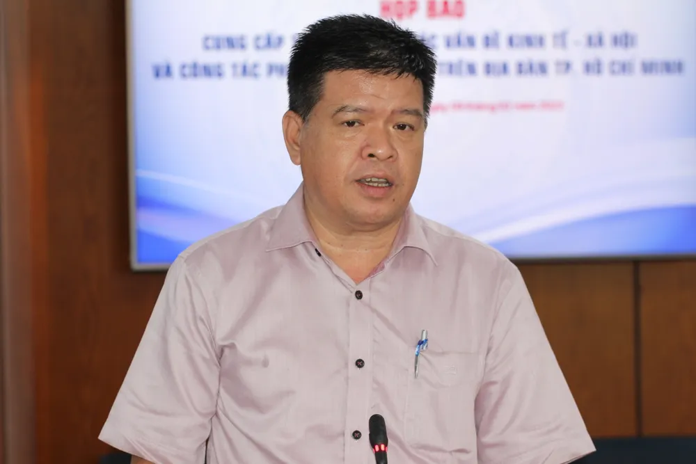 Ông Bùi Hòa An thông tin tại buổi họp báo