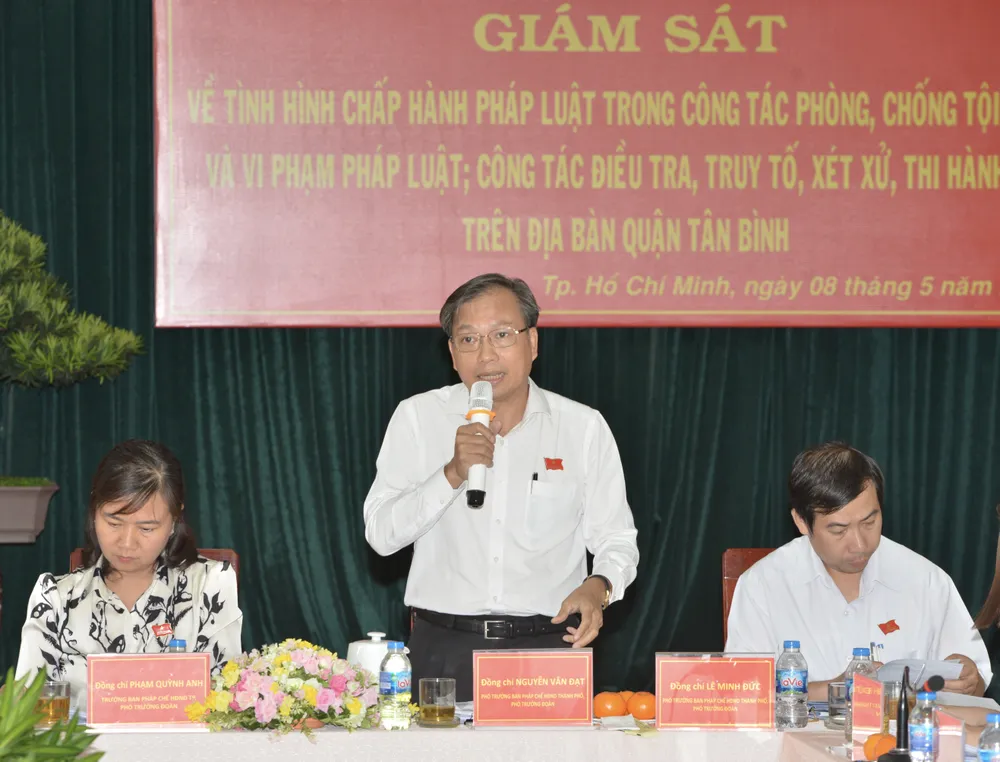 Đại biểu nêu ý kiến tại buổi giám sát. Ảnh: CAO THĂNG