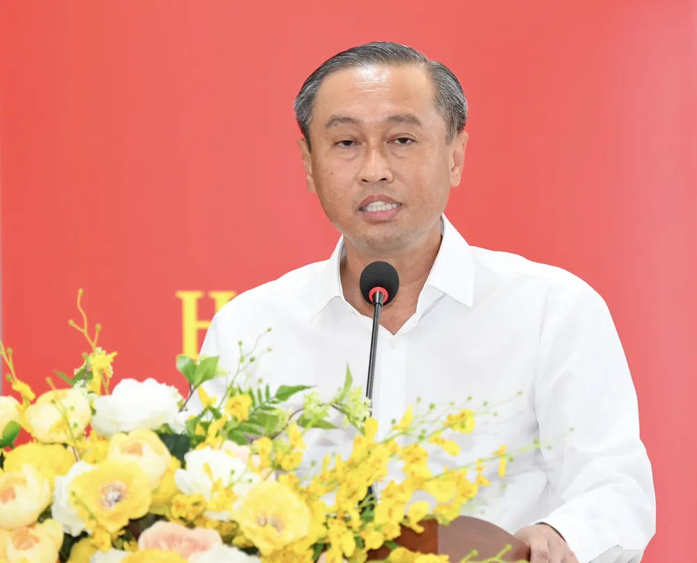 Đồng chí Huỳnh Thanh Nhân phát biểu tại hội nghị. Ảnh: VIỆT DŨNG