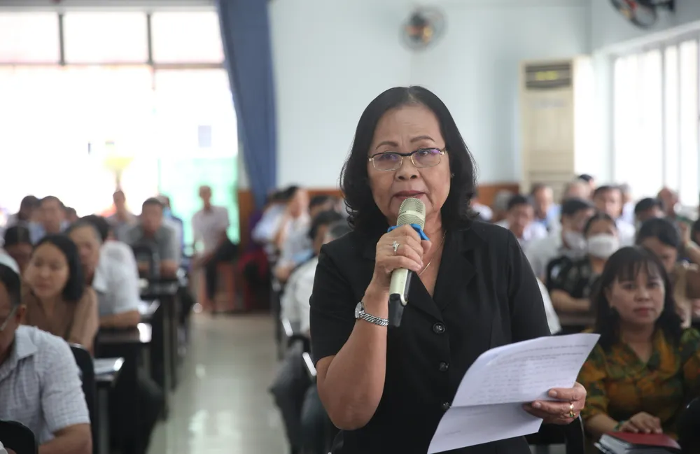 Cử tri huyện Hóc Môn nêu kiến nghị tại hội nghị