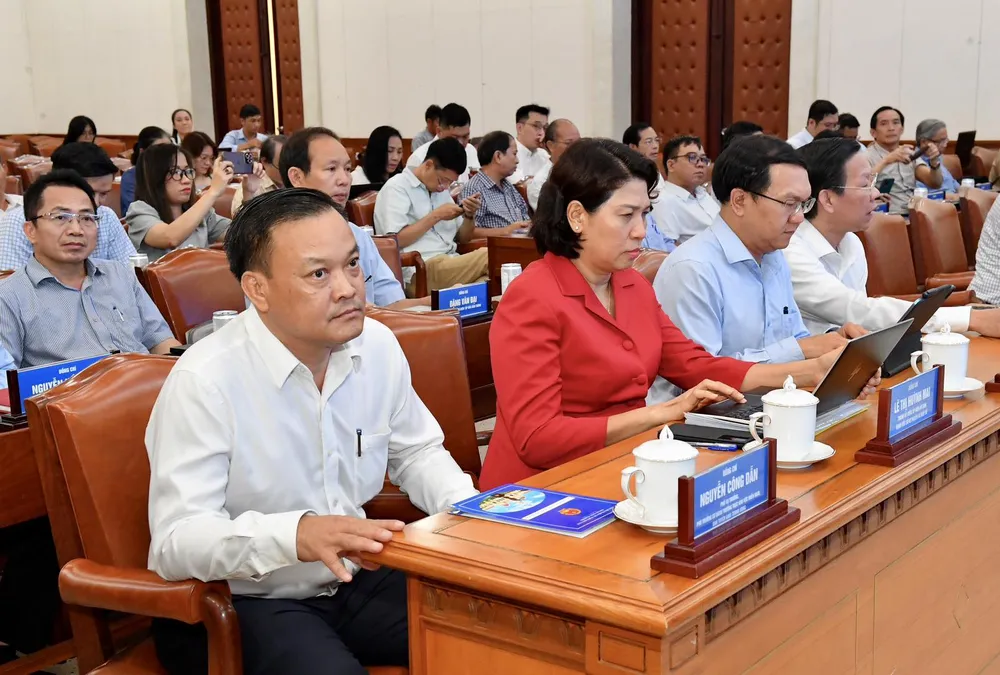 Các đại biểu dự hội nghị. Ảnh: VIỆT DŨNG