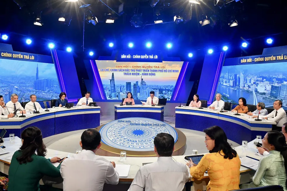 Các đại biểu dự chương trình. Ảnh: VIỆT DŨNG