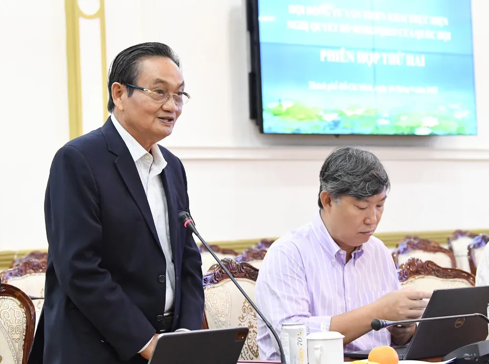 TS Trần Du Lịch thảo luận tại phiên họp. Ảnh: VIỆT DŨNG TS Trần Du Lịch thảo luận tại phiên họp. Ảnh: VIỆT DŨNG