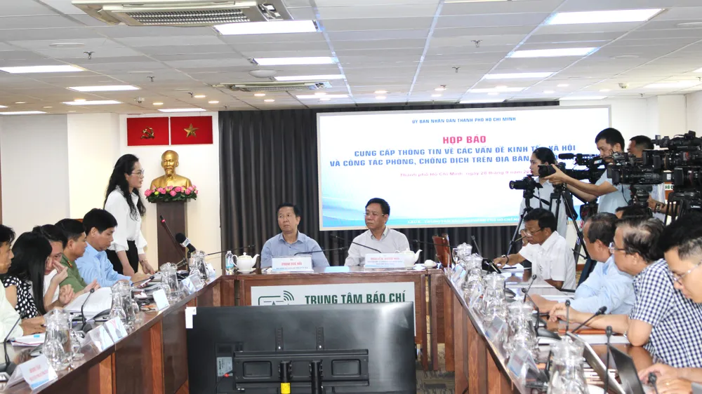 Quang cảnh buổi họp báo Quang cảnh buổi họp báo