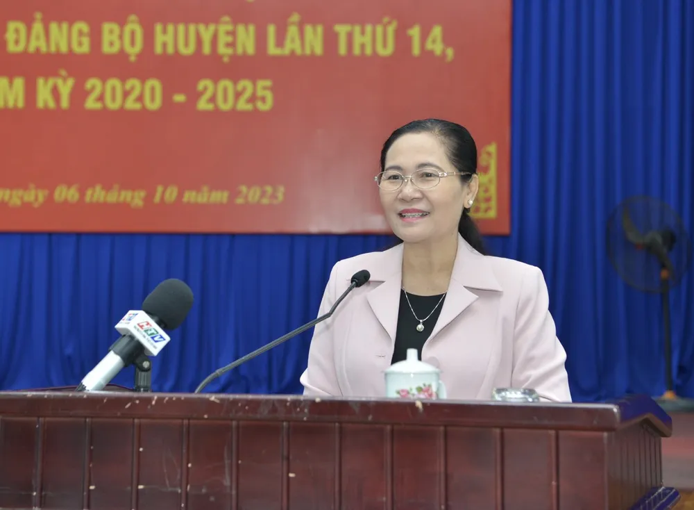 Đồng chí Nguyễn Thị Lệ phát biểu tại hội nghị. Ảnh: CAO THĂNG