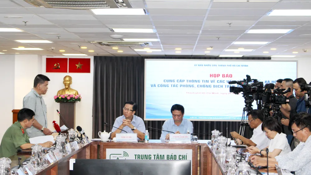 Quang cảnh họp báo Quang cảnh họp báo