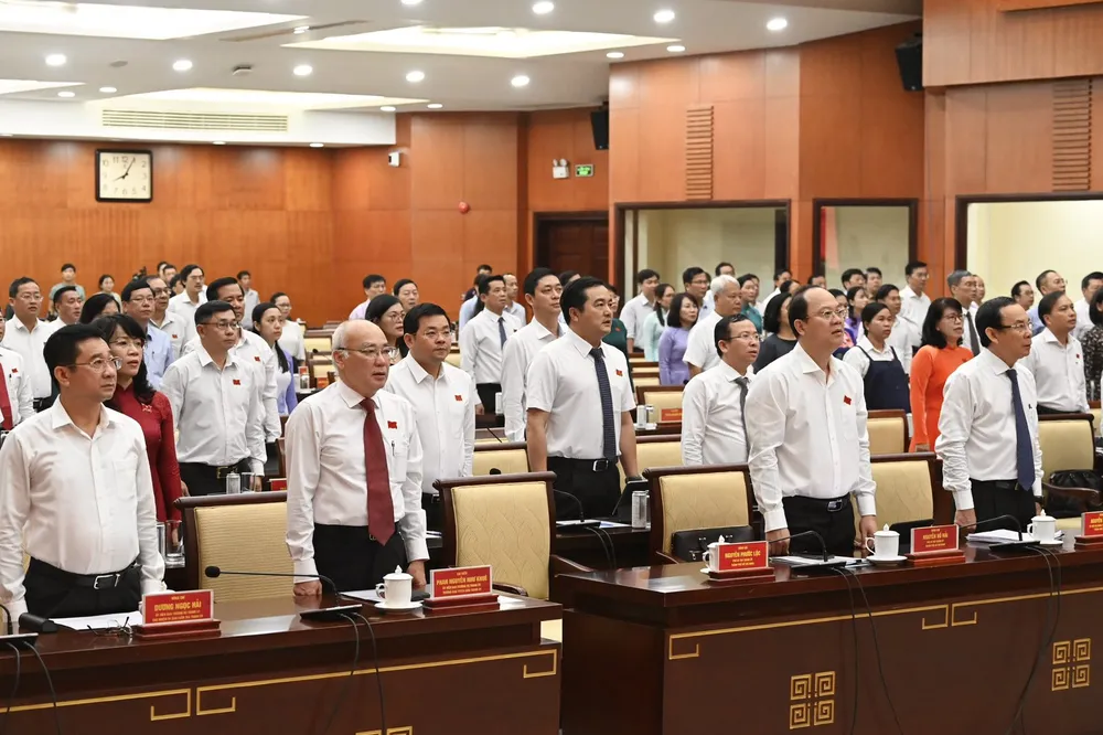 Đại biểu dự kỳ họp. Ảnh: VIỆT DŨNG