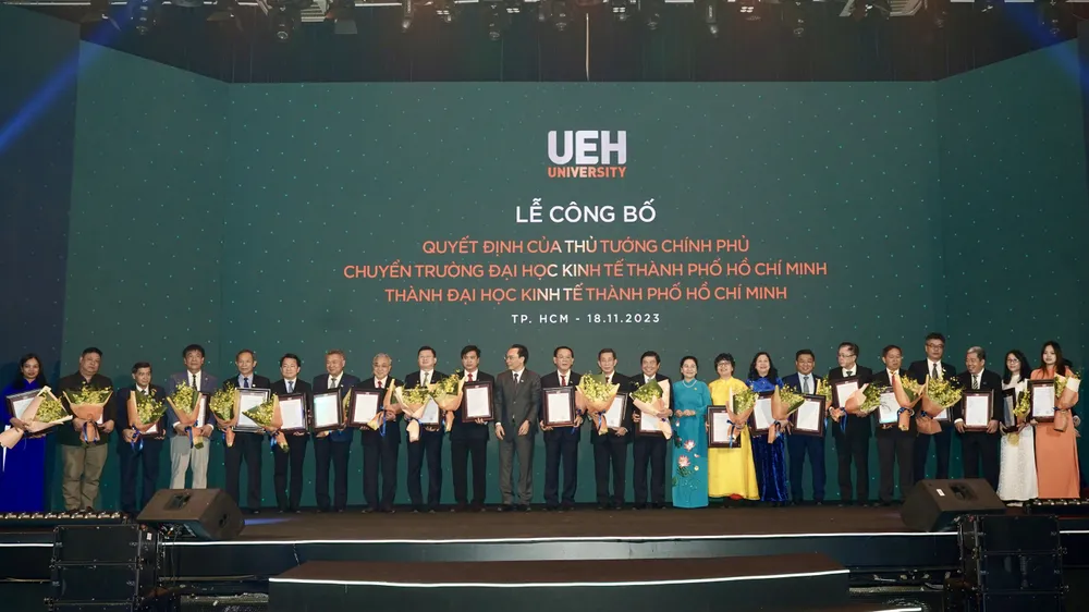 Hội đồng Đại học Kinh tế TPHCM gồm 22 thành viên. Ảnh: HOÀNG HÙNG Hội đồng Đại học Kinh tế TPHCM gồm 22 thành viên. Ảnh: HOÀNG HÙNG