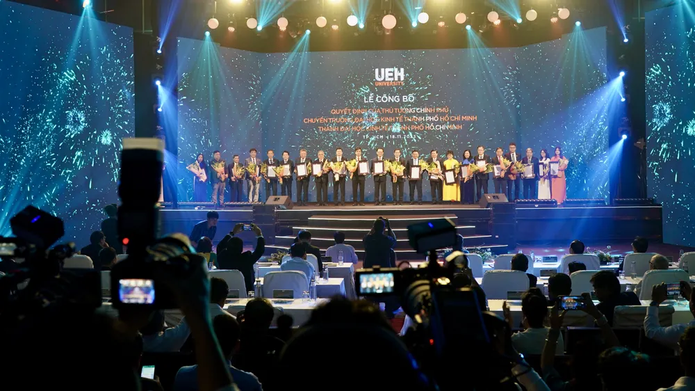 Ra mắt thành viên Hội đồng Đại học Kinh tế TPHCM. Ảnh: HOÀNG HÙNG Ra mắt thành viên Hội đồng Đại học Kinh tế TPHCM. Ảnh: HOÀNG HÙNG